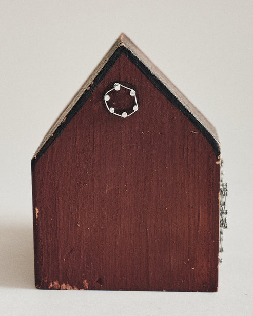 Joelle Yu, Red House, Black Roof