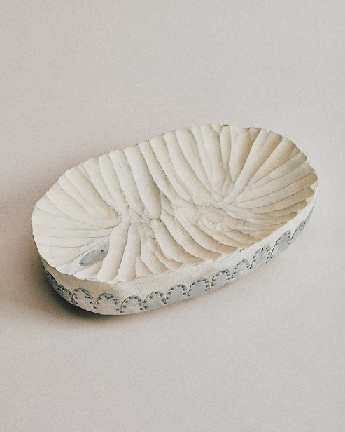 Joelle Yu, White Scallop Dish w/ aluminum